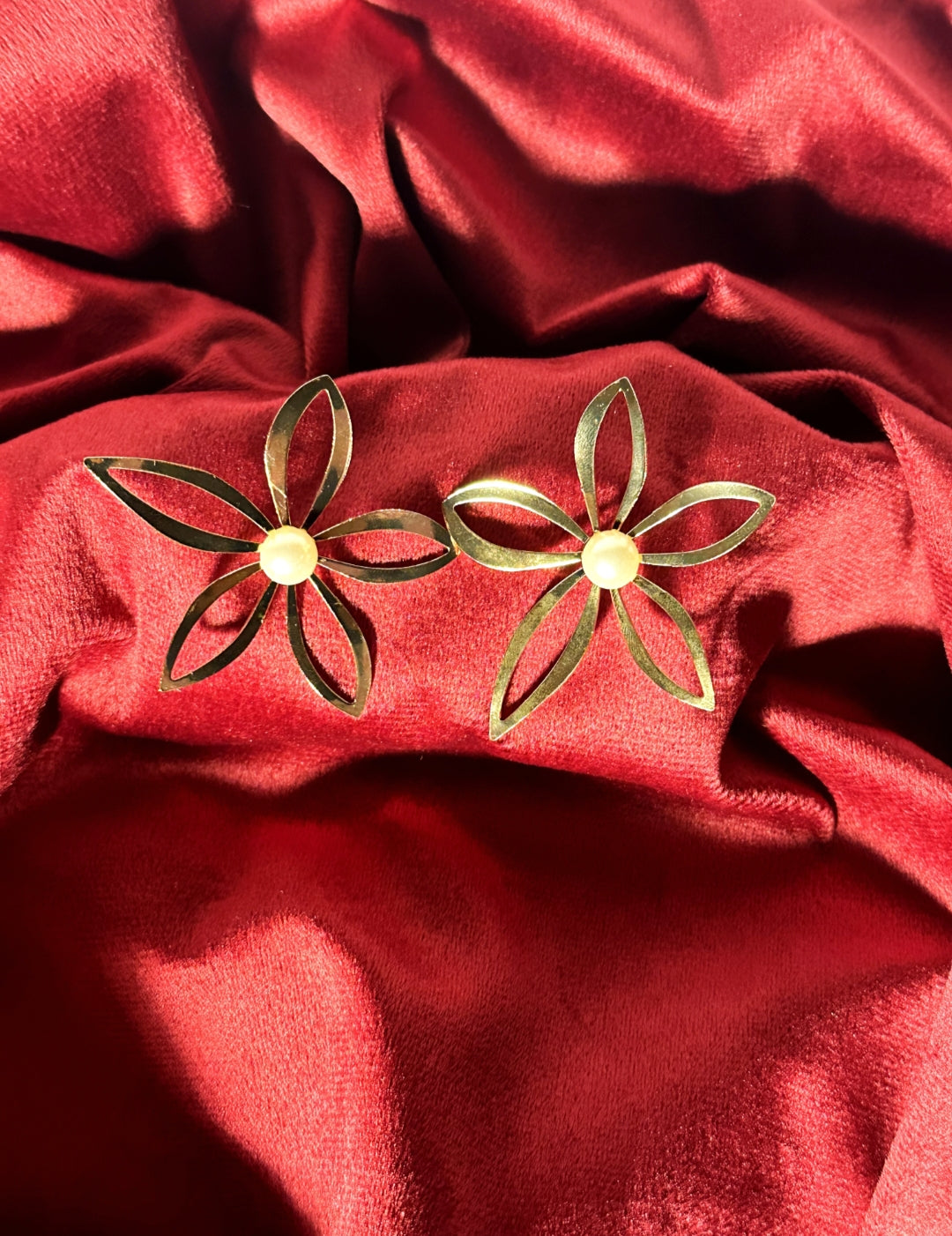 Pearl Cented Flower Earring