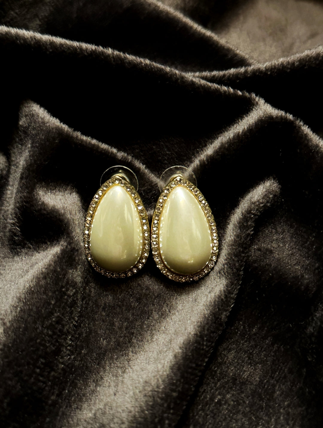 Perlina Rain Drop Earring