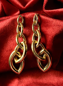 Twist and Gleam Earring
