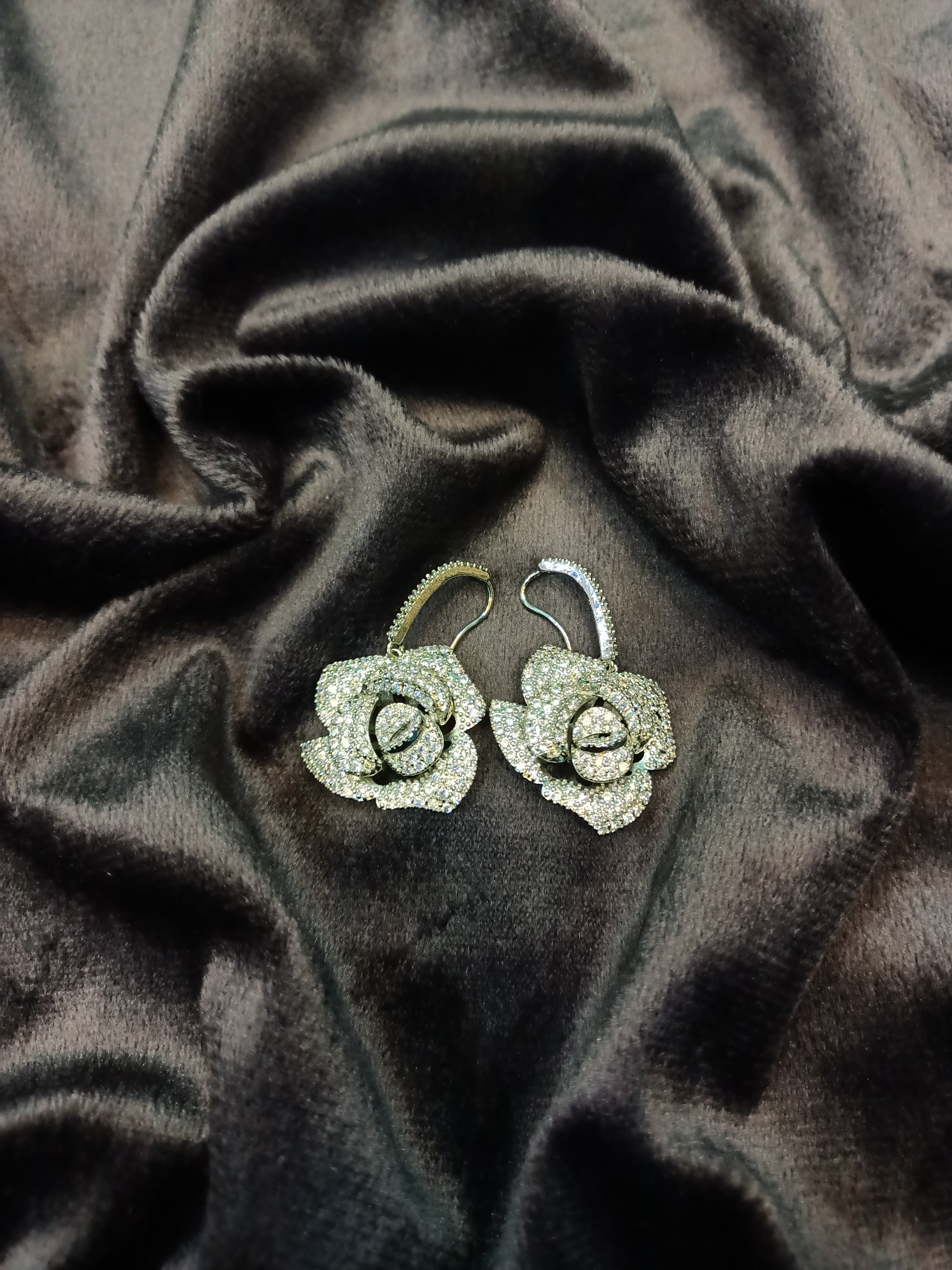 Luxe Rosie Earrings-(Silver)