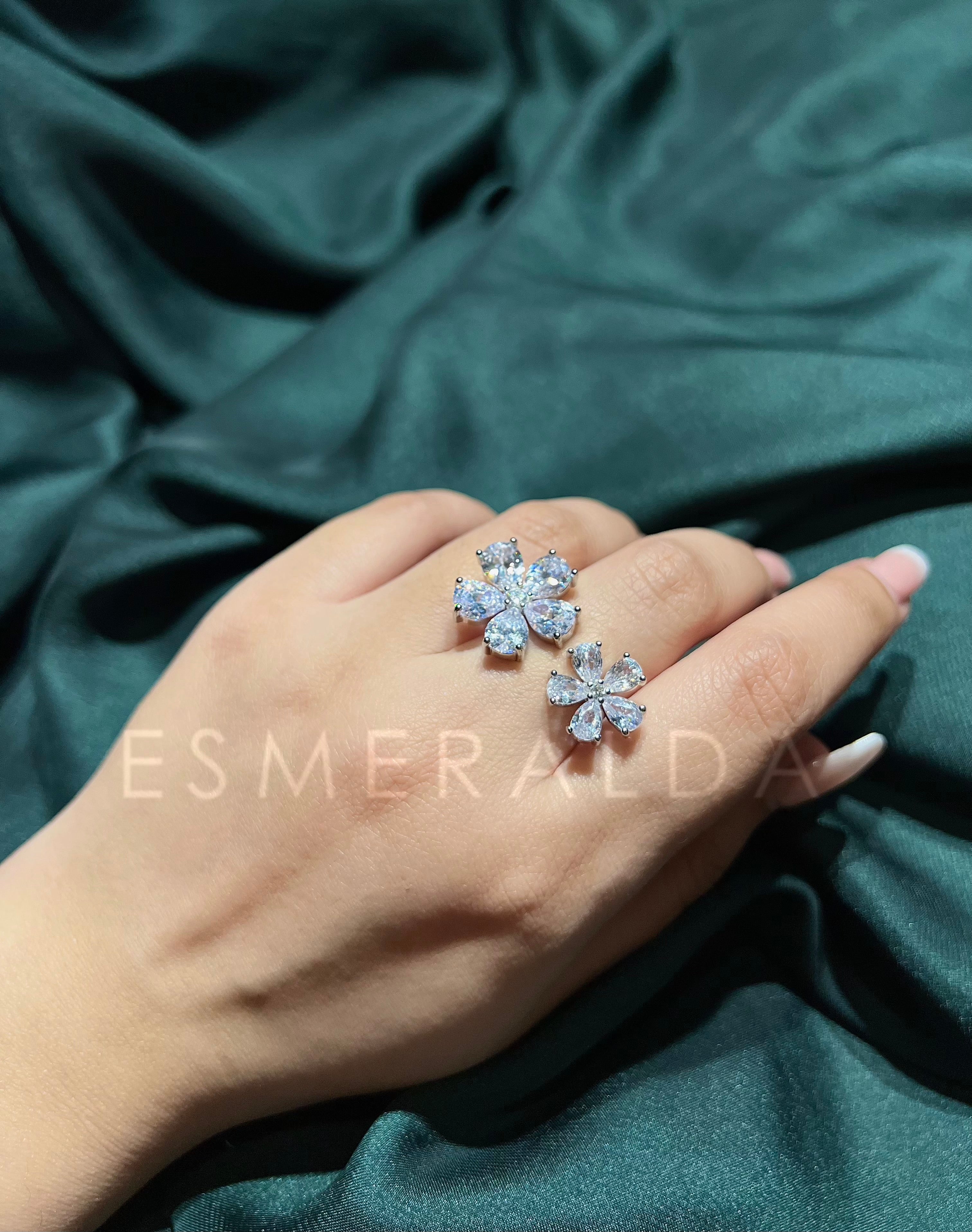 Fleur Ring (Adjustable)