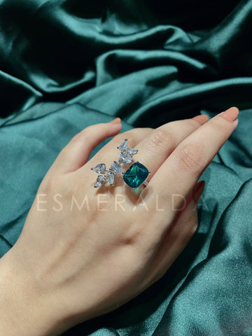 Luxe Green Cocktail Ring (Adjustable)