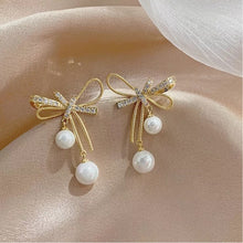 Load image into Gallery viewer, Pearly-Knot Earrings
